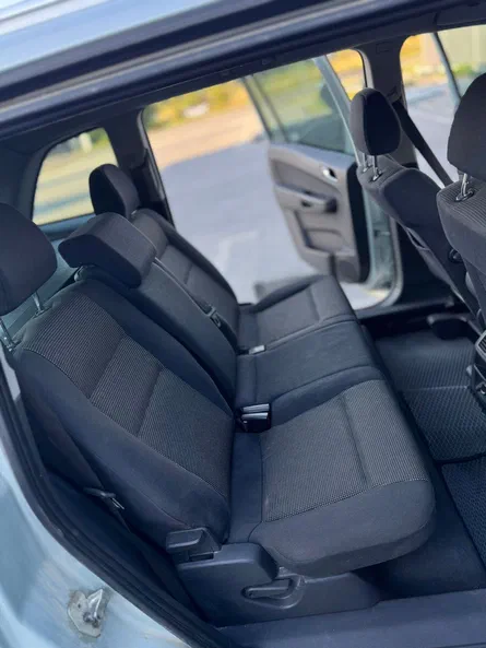 Opel Zafira 2009 - 30