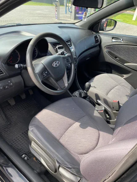 Hyundai Accent 2013 - 8