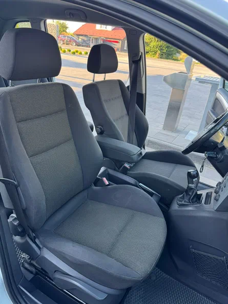 Opel Zafira 2009 - 26