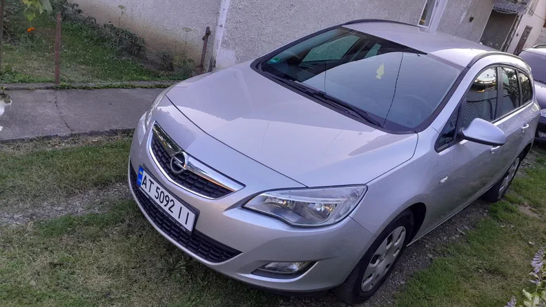 Opel Astra 2012
