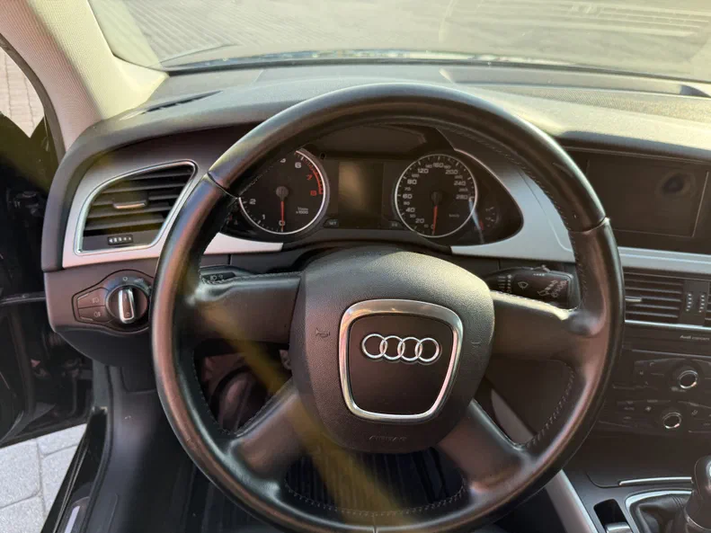 Audi A4 2009 - 11