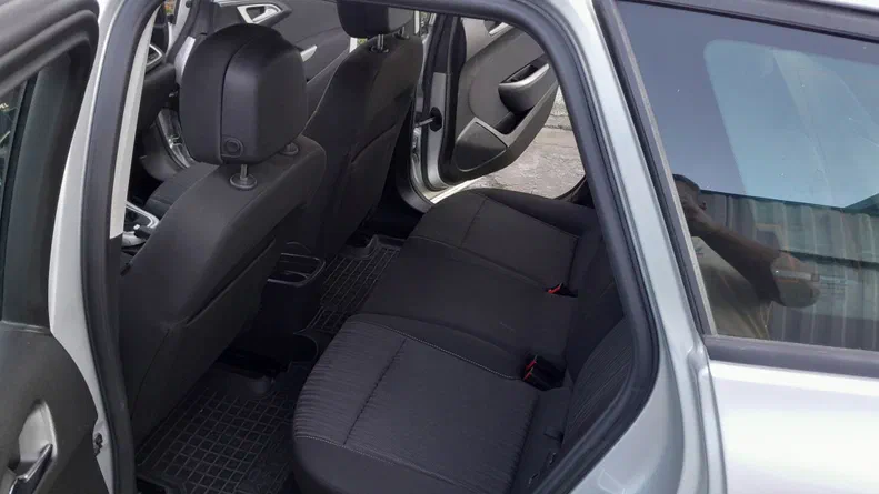 Opel Astra 2012 - 11