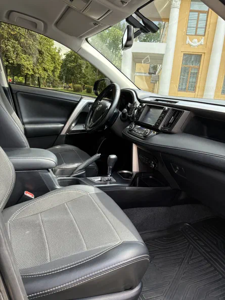 Toyota RAV4 2017 - 9