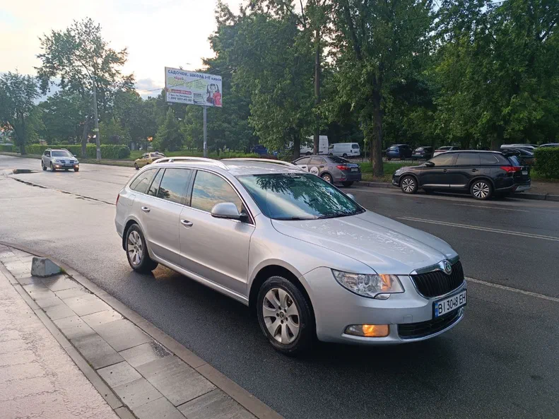 Skoda Superb 2010 - 5