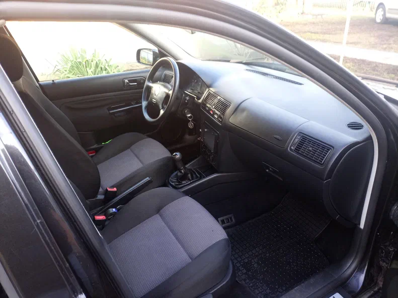 Volkswagen Golf 2002 - 5