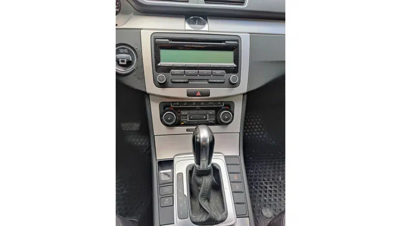 Volkswagen Passat 2011 - 8