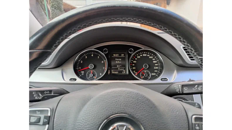 Volkswagen Passat 2011 - 7