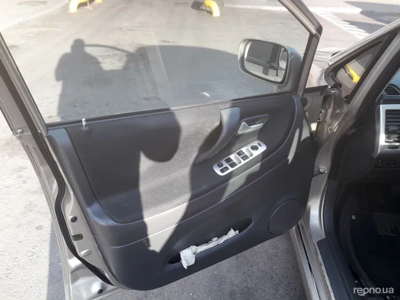 Suzuki Liana 2007 - 12