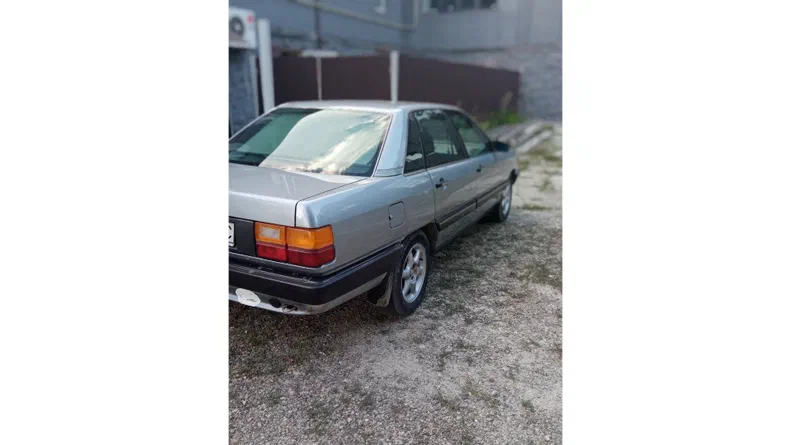 Audi 100 1987 - 6