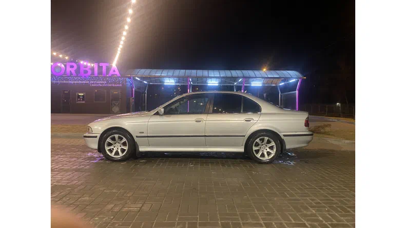 BMW 5 серія 1998 - 9