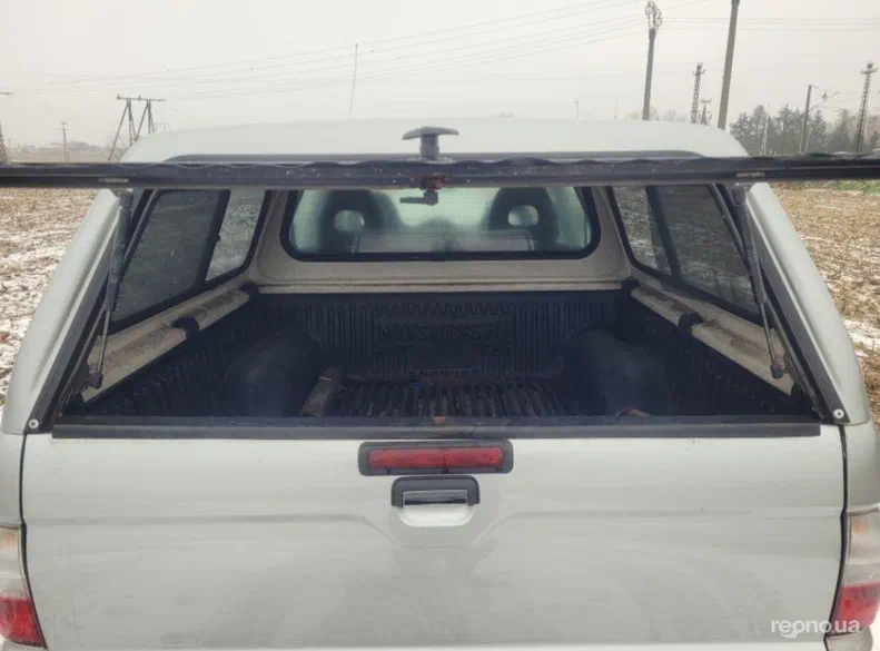 Mitsubishi L200 2000 - 11