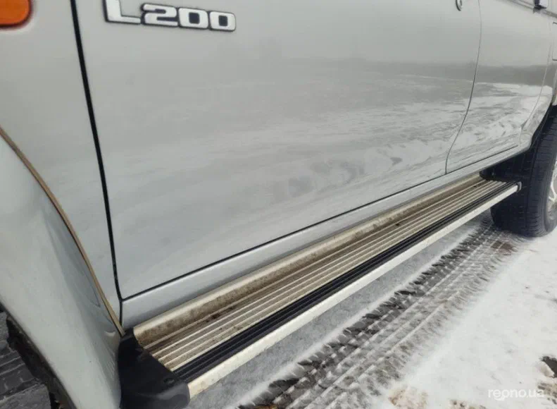 Mitsubishi L200 2000 - 9