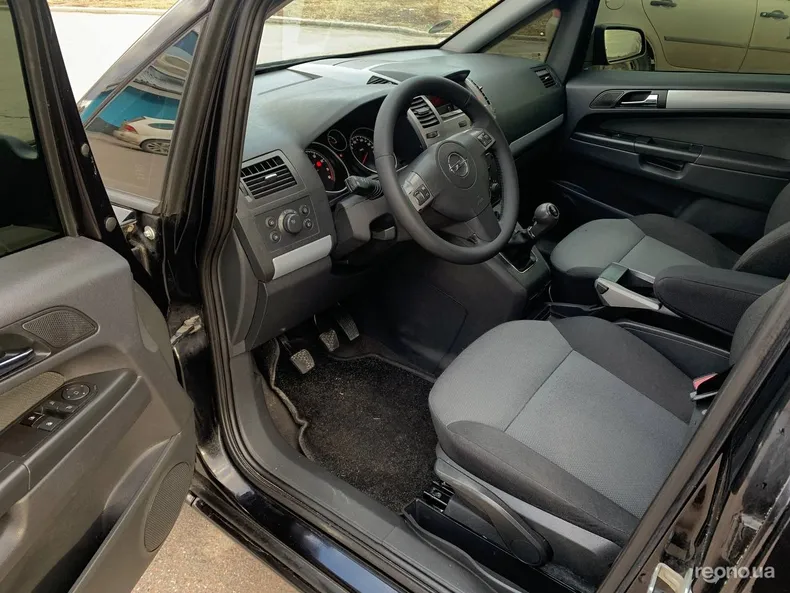 Opel Zafira 2006 - 11