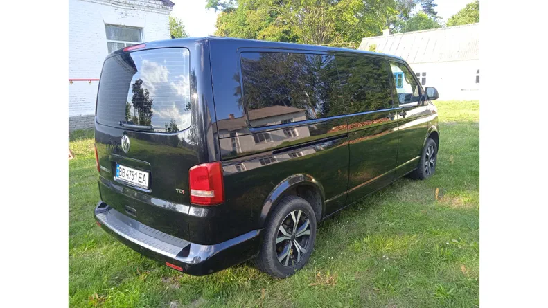 Volkswagen Caravelle 2011