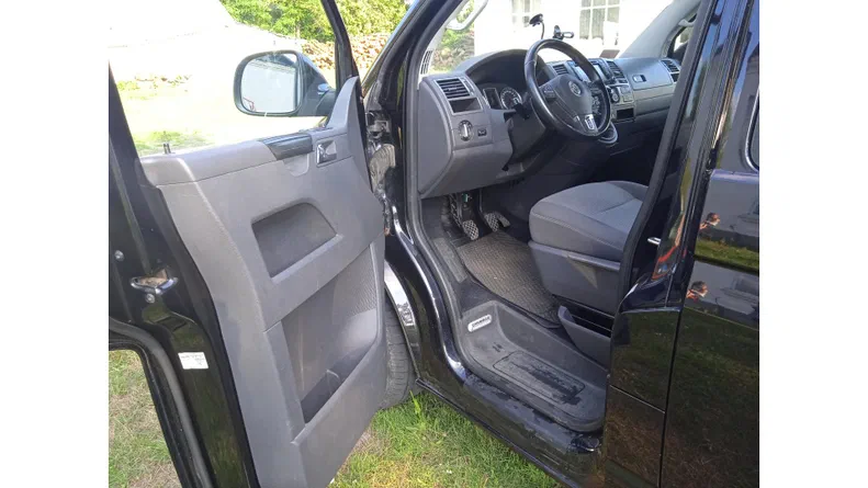 Volkswagen Caravelle 2011 - 8