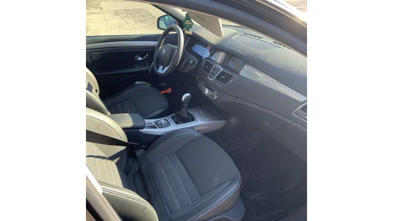 Renault Laguna 2010 - 5