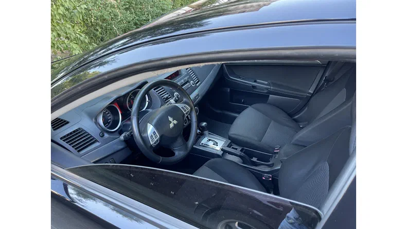 Mitsubishi Lancer 2008 - 8