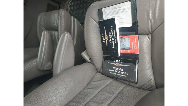 Chrysler Town & Country 2002 - 5