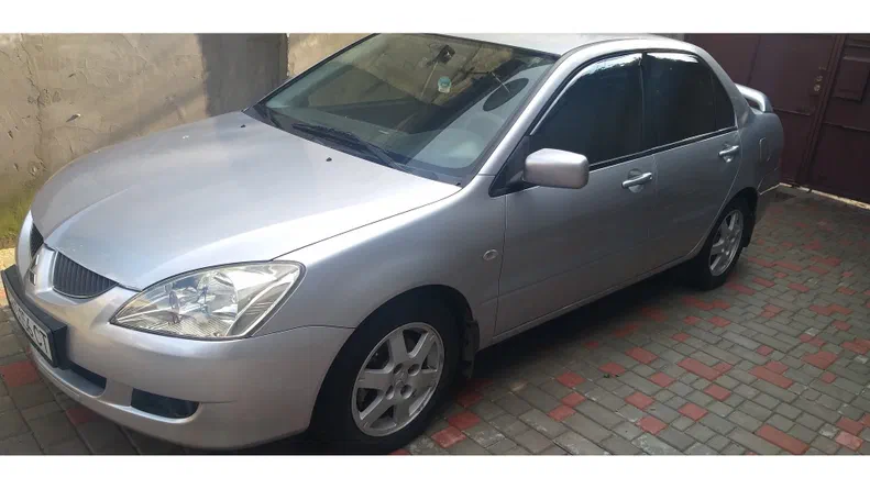 Mitsubishi Lancer 2003