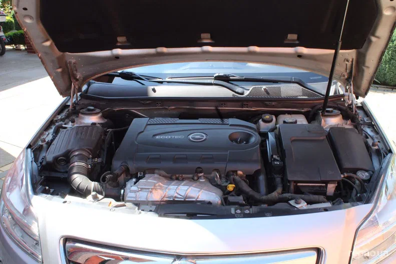 Opel Insignia 2012 - 6