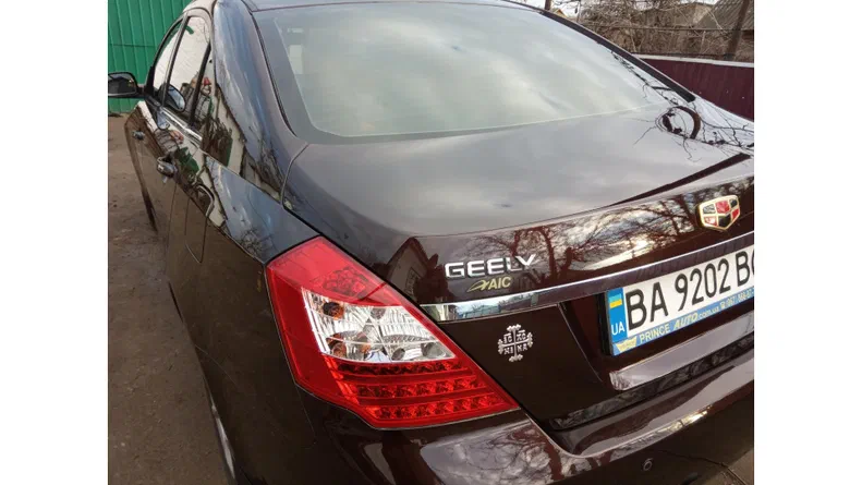 Geely Emgrand EC7 2013