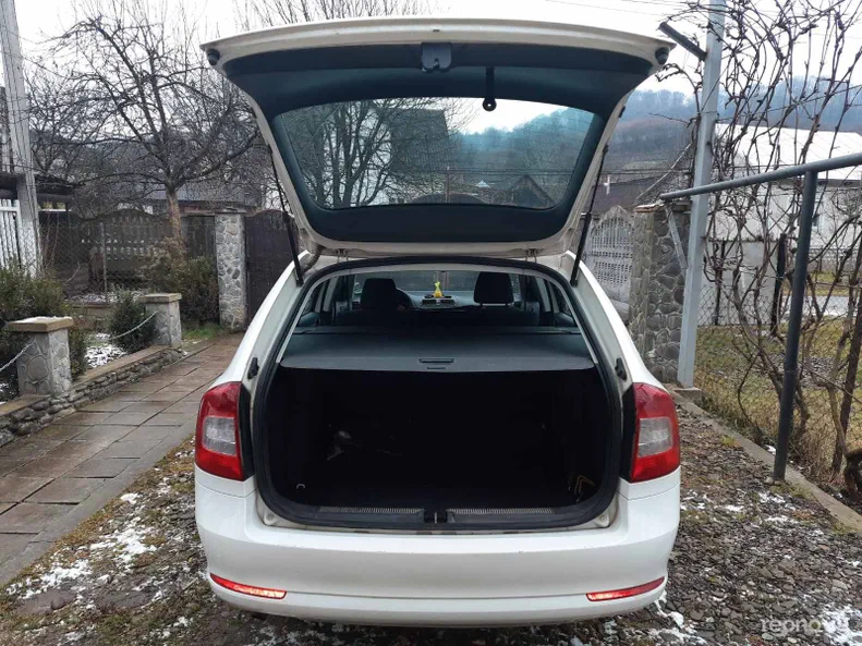 Skoda Octavia 2010 - 8