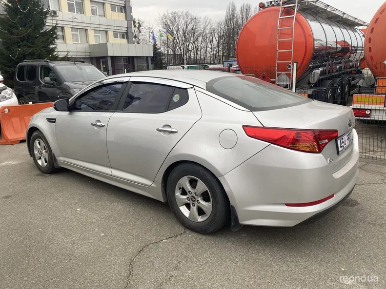 Kia Optima 2012 - 11