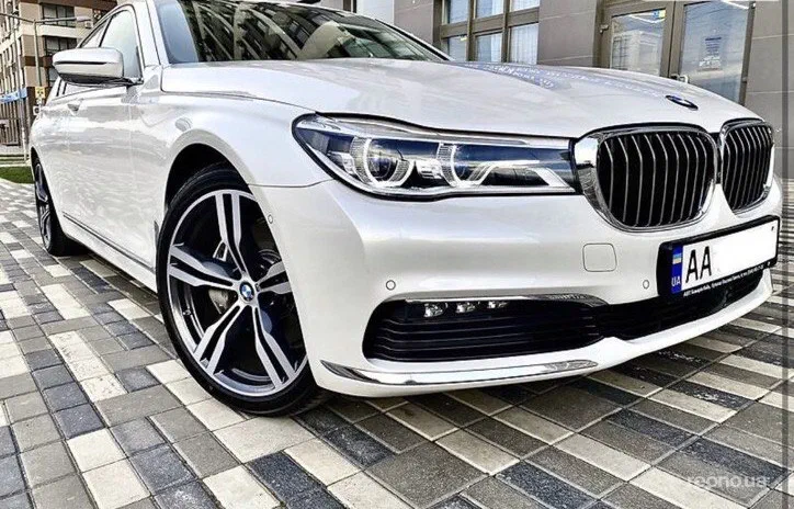 BMW 7 серии 2017