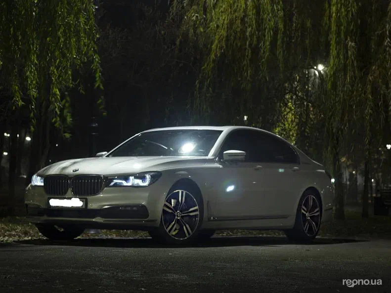 BMW 7 серии 2017