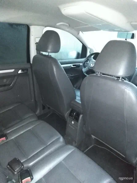 Volkswagen Touran 2012