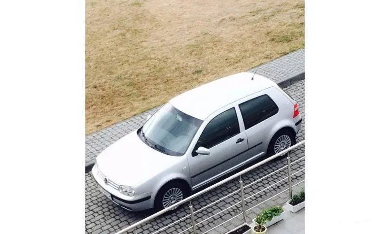 Volkswagen Golf 2002 - 0