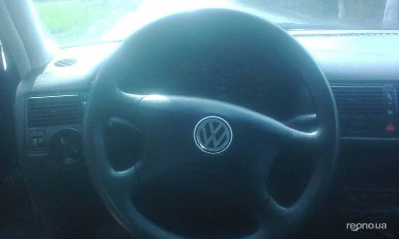 Volkswagen  Golf 1999
