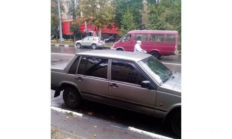 BMW 7 серія 1988 - 1