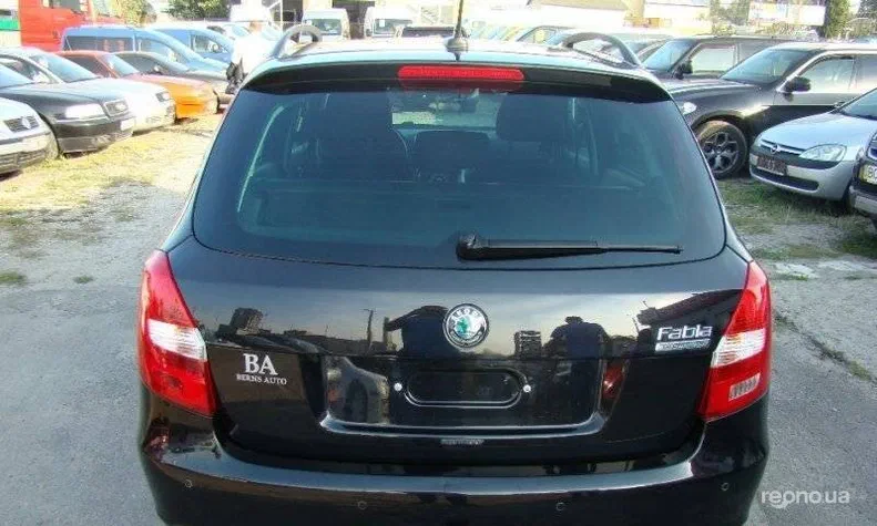 Skoda Fabia 2011 - 10