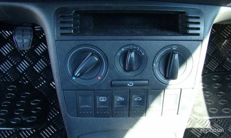 Volkswagen Polo 2001 - 7