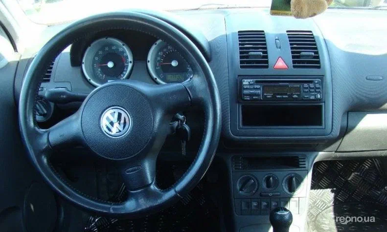 Volkswagen Polo 2001 - 12