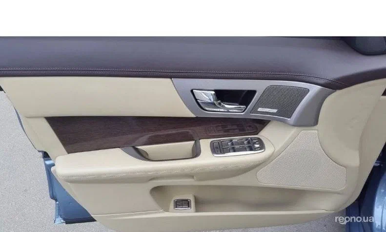 Jaguar XF 2009 - 22