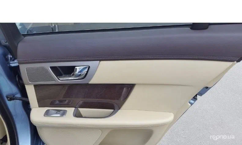 Jaguar XF 2009 - 17