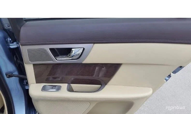 Jaguar XF 2009 - 19