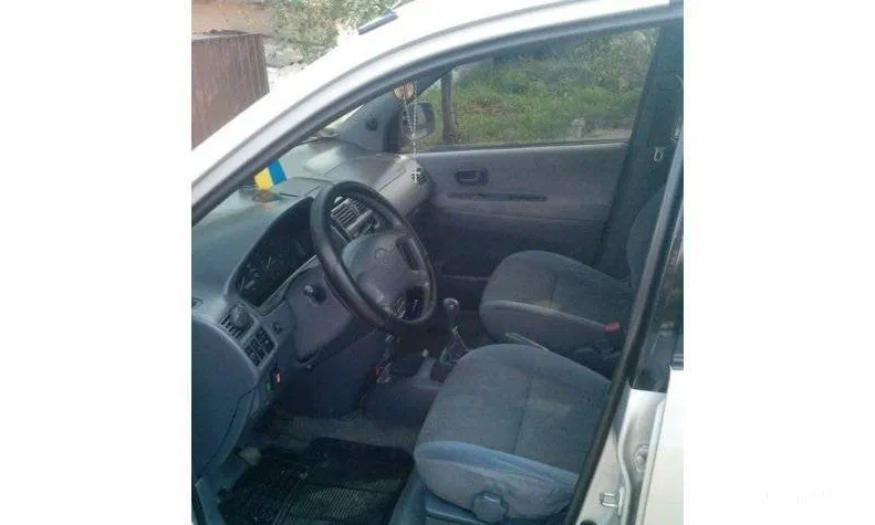 Toyota Picnic 1998 - 11