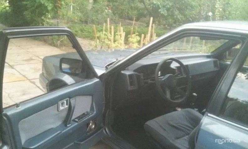 Nissan Bluebird 1990 - 1