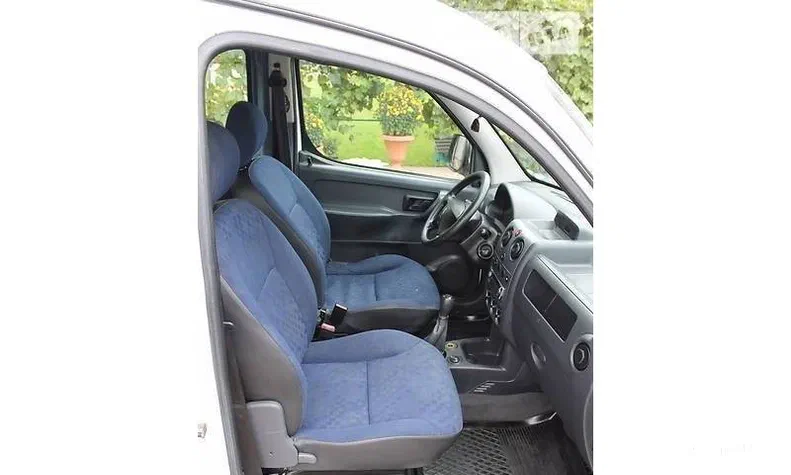 Peugeot Partner 2008 - 9