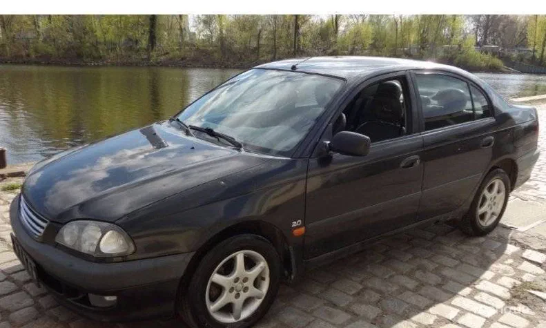 Toyota Avensis 2000 - 0