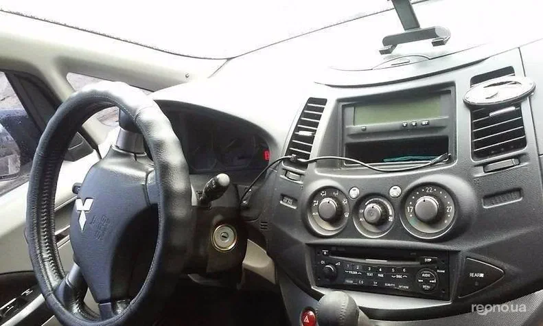 Mitsubishi Grandis 2006 - 1