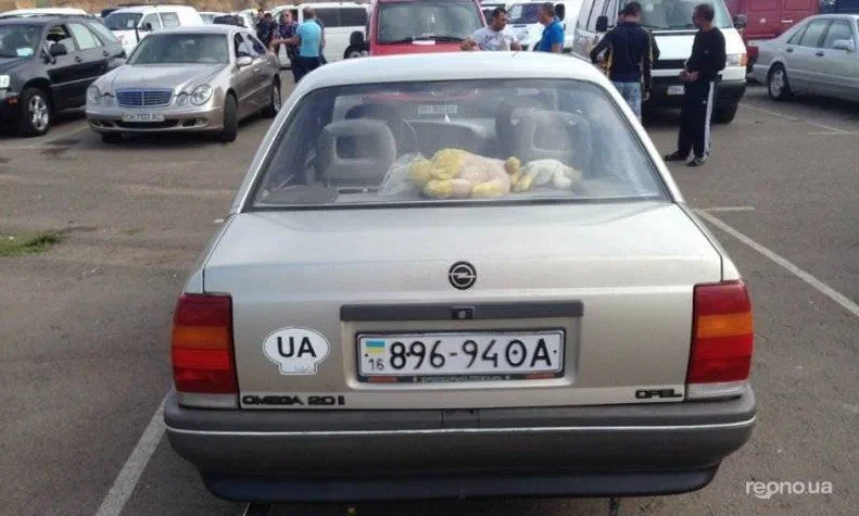 Opel Omega 1989 - 5