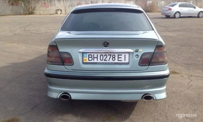BMW 3 серія 2002 - 8