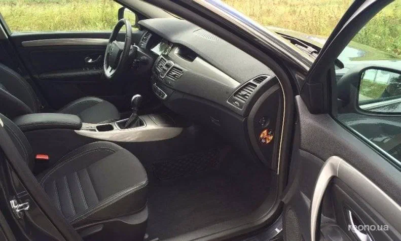 Renault Laguna 2011 - 5