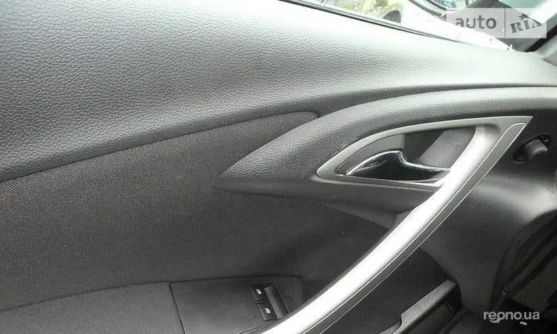 Opel Astra 2011 - 12