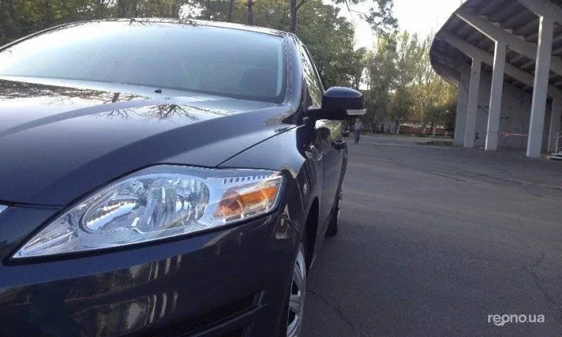 Ford Mondeo 2011 - 1