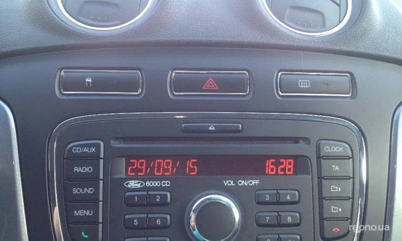 Ford Mondeo 2011 - 17